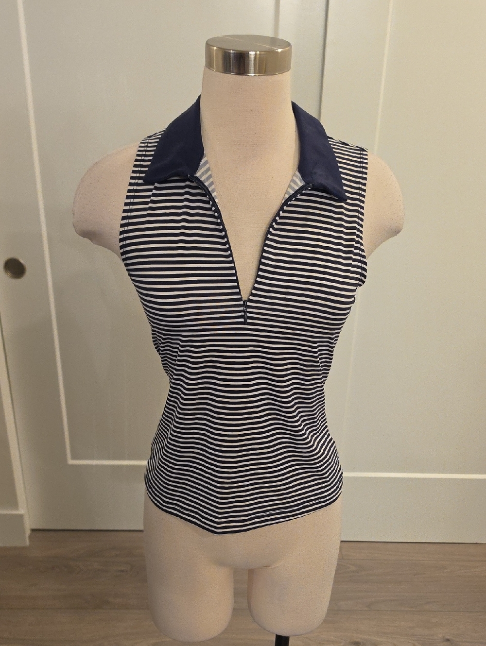 Sincerely Jules Navy& White Striped Sleeveless  golf Polo Tank size S NWTS